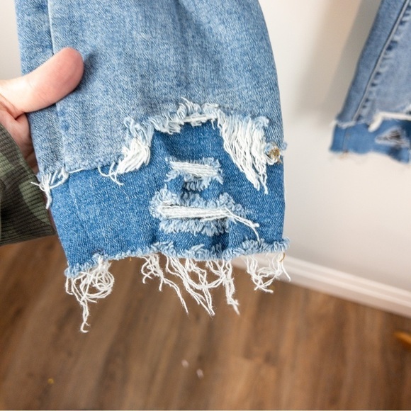 Urban Outfitters BDG Womens Size 28 Distressed Twig High Rise Skinny Jean - Picture 9 of 15